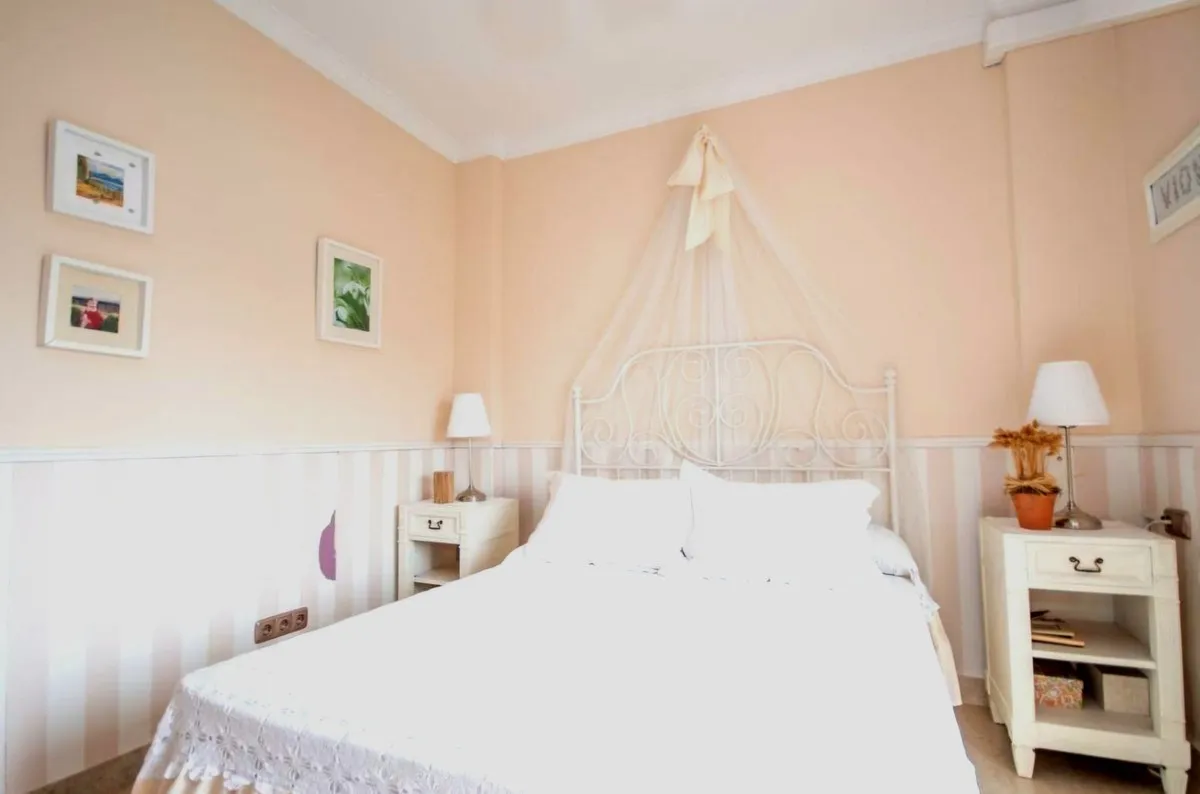 72bd3824-ac3c-46de-afb6-f2f675fb3272