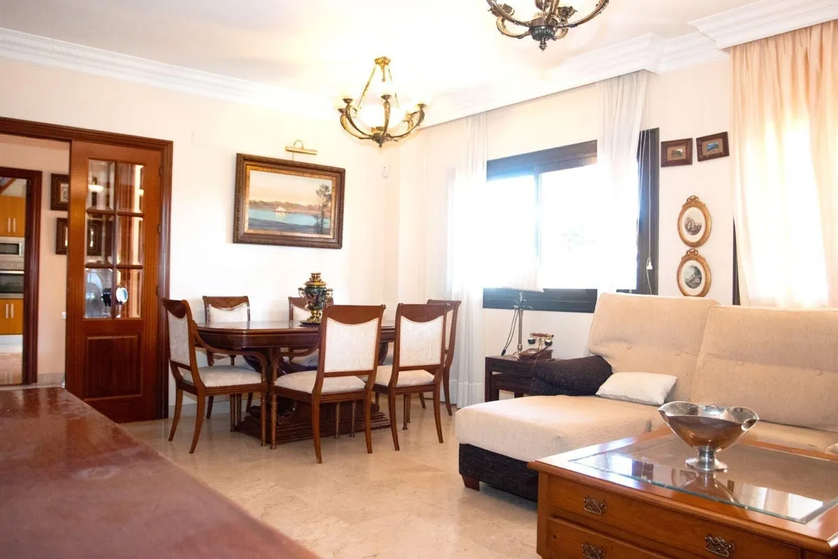 fbaaa8c4-4b97-4c34-9a60-eaeed3f92d3e