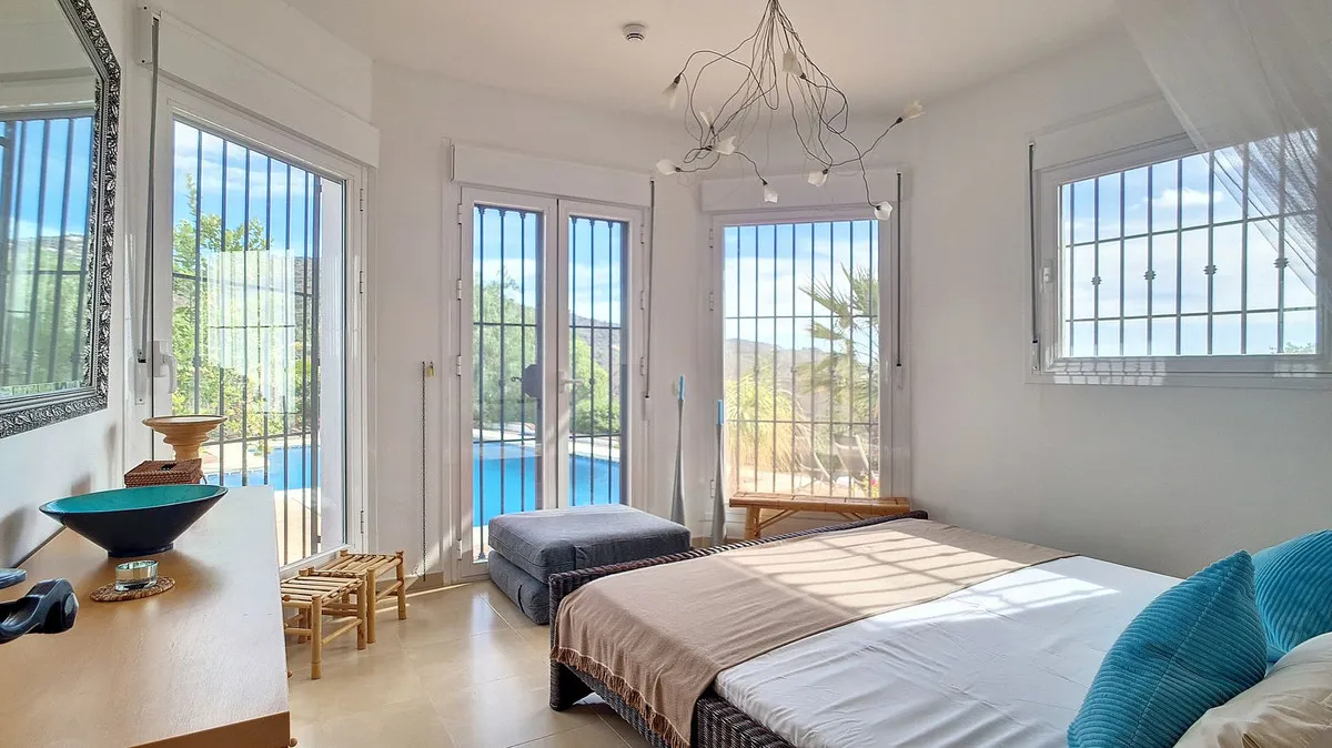 16125c4b-2016-4d42-a392-901285ed5476