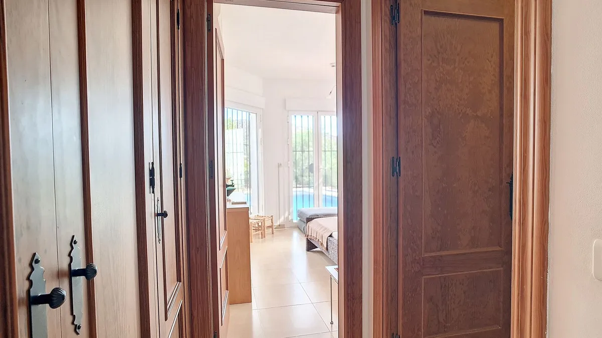 4c27b0af-cd25-40cd-a187-0086db219652