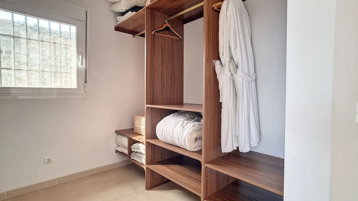 62c370bf-e4ae-4205-9e6b-b37be2f12938