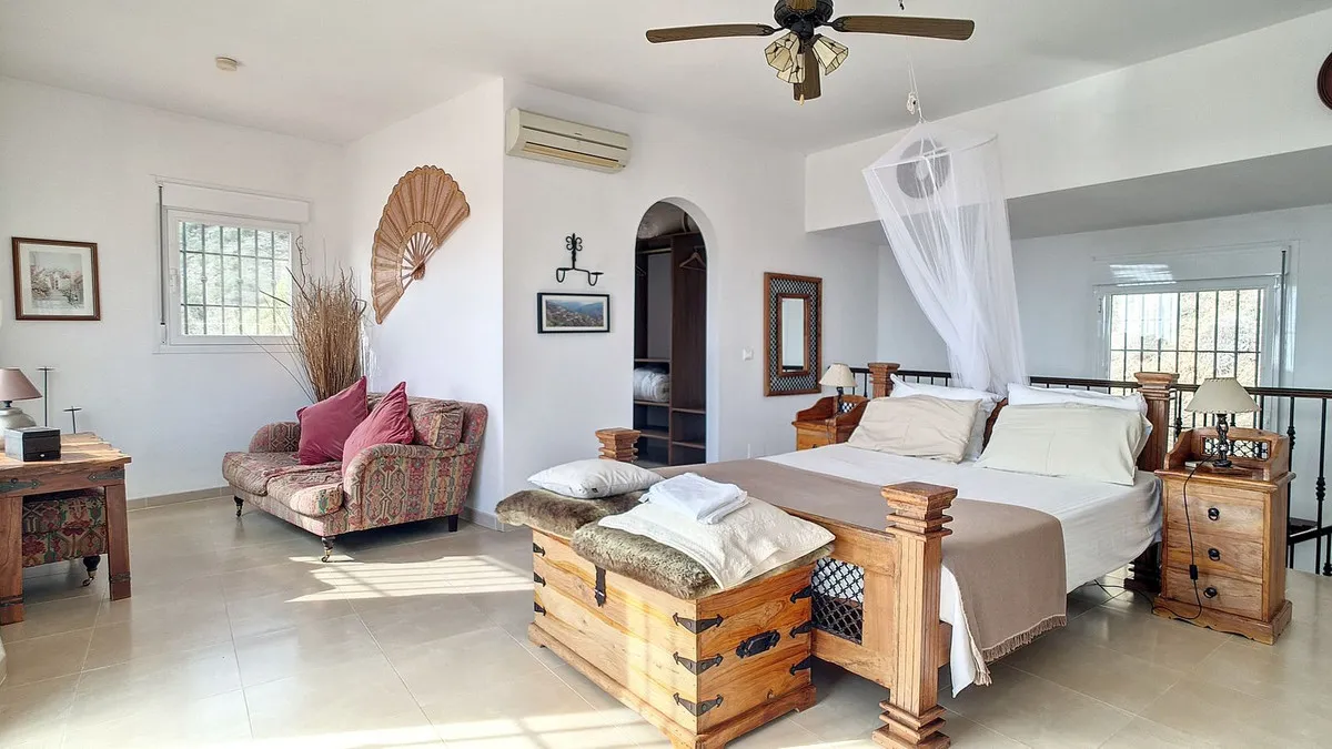 73343704-022b-4160-a595-aa71eea3815c