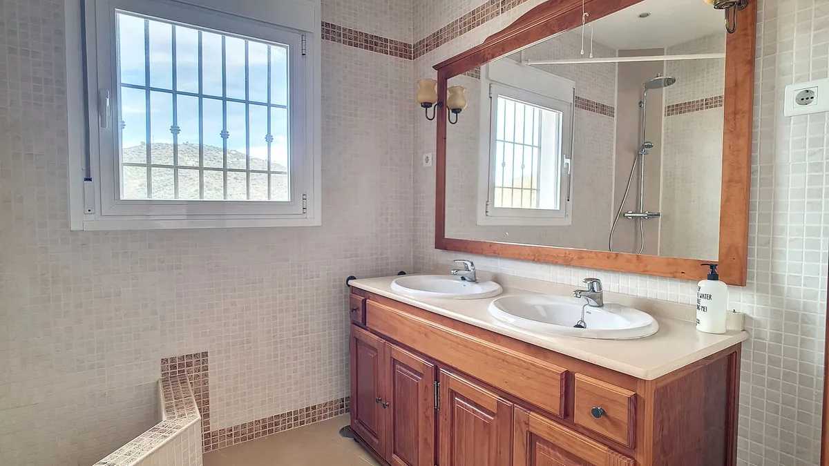 8170a1a2-6e72-482d-840a-44084acd5a56