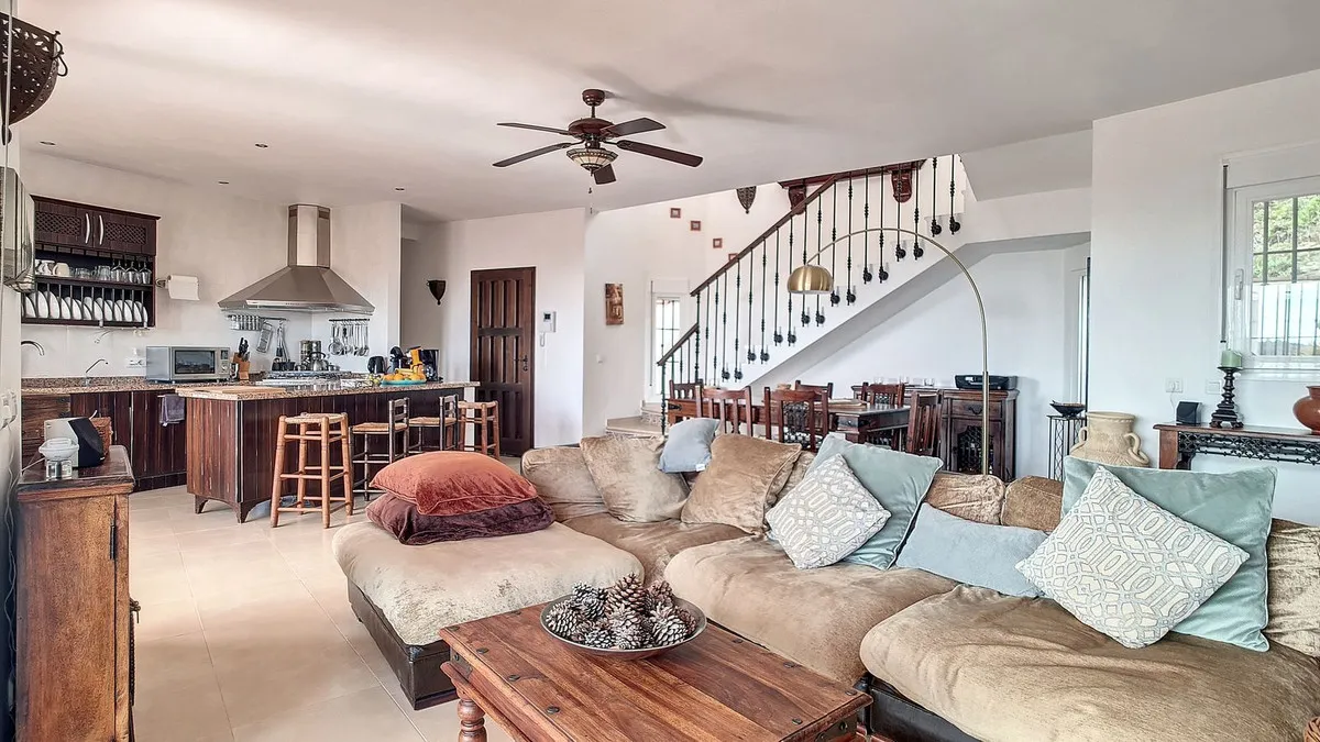 bf6ae665-15c2-4093-9a49-a31b286a6269