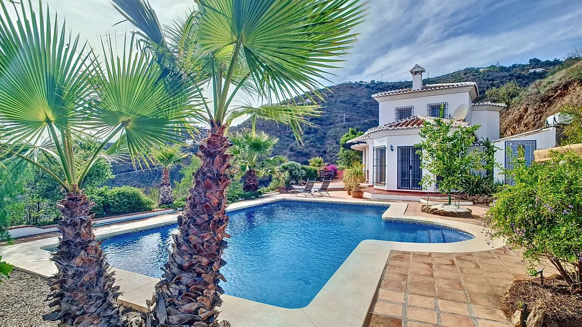 c09f7a0d-5b48-458f-ad12-e901cf1635c9