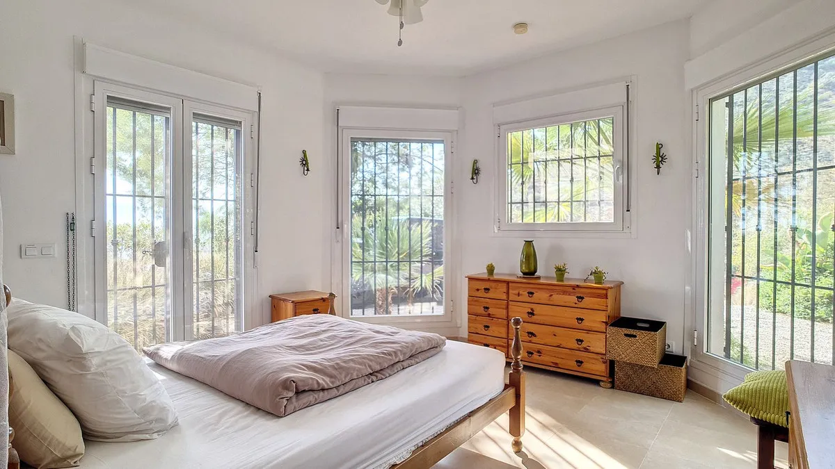 cb721e1e-a9c8-45a1-8586-bb3d2ce26922