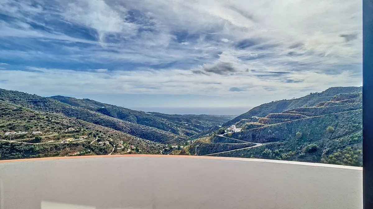 cdac8e56-2201-411d-a95c-c3d0446d3a51