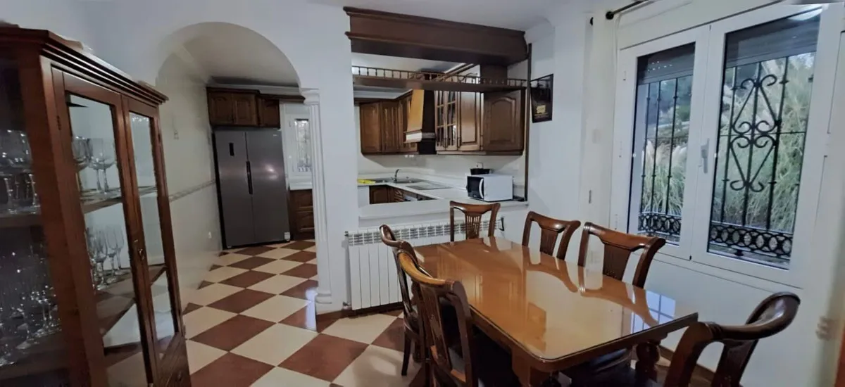 b37842b3-4058-41bd-953f-606dd1d14c81