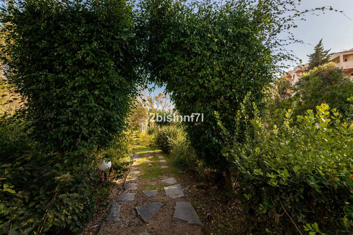 a1752236-83b9-4d91-b460-c27c498fd02b