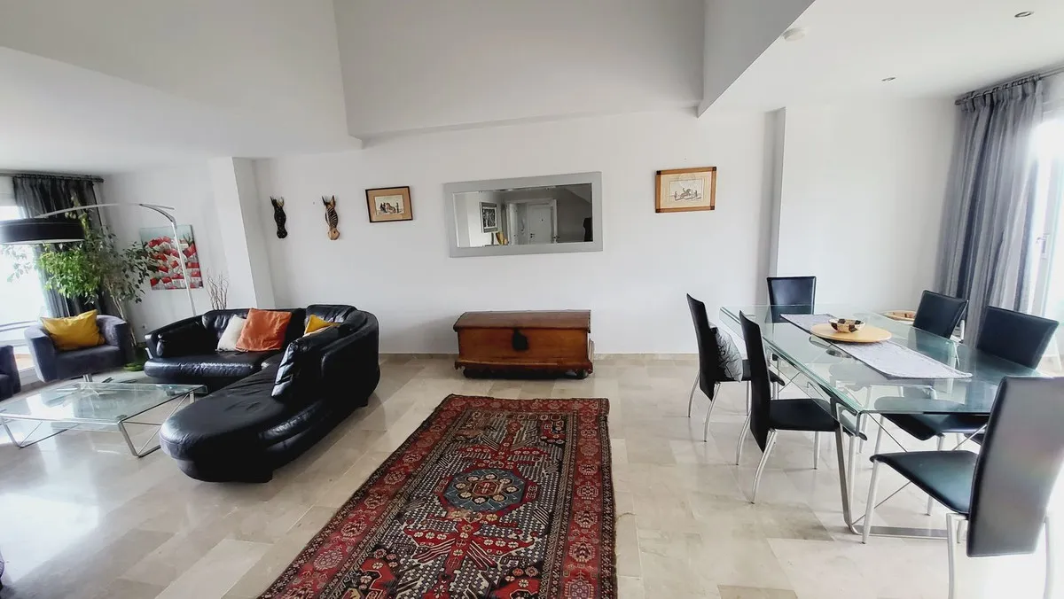 06f23ef8-6d97-4b73-bd1d-dd12f7ec819d