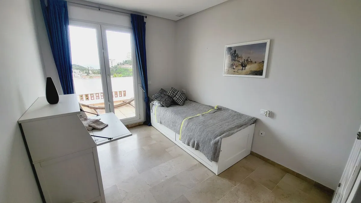 9905eaa5-b730-47c0-bc19-535ea315a030