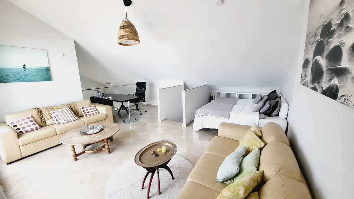 99b14195-bd63-467a-8243-29ad66c11395