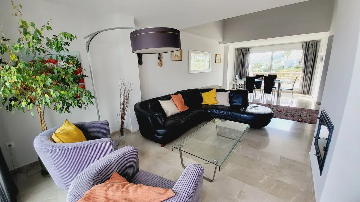 e2ae8ba1-0b8a-43cb-a0f2-5f72fd730113