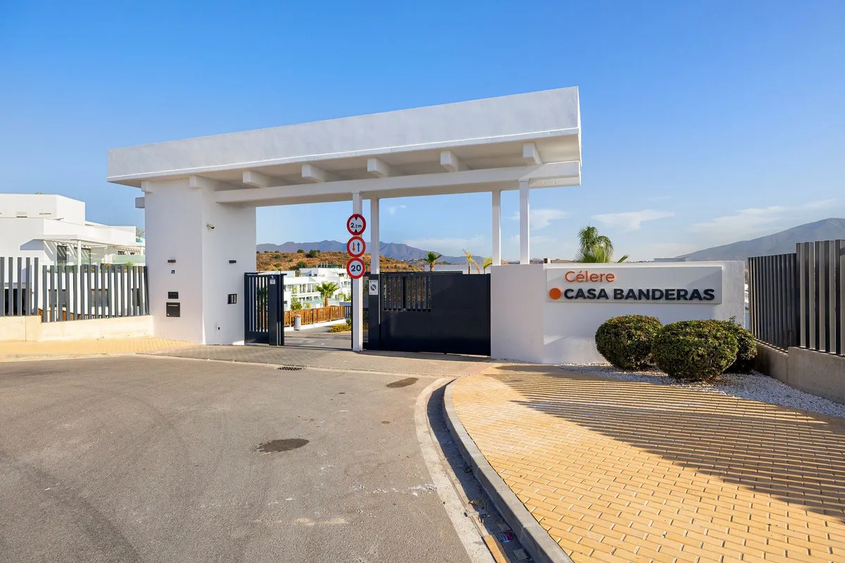 223b8d89-5a66-4516-92c3-f485e414dcfa