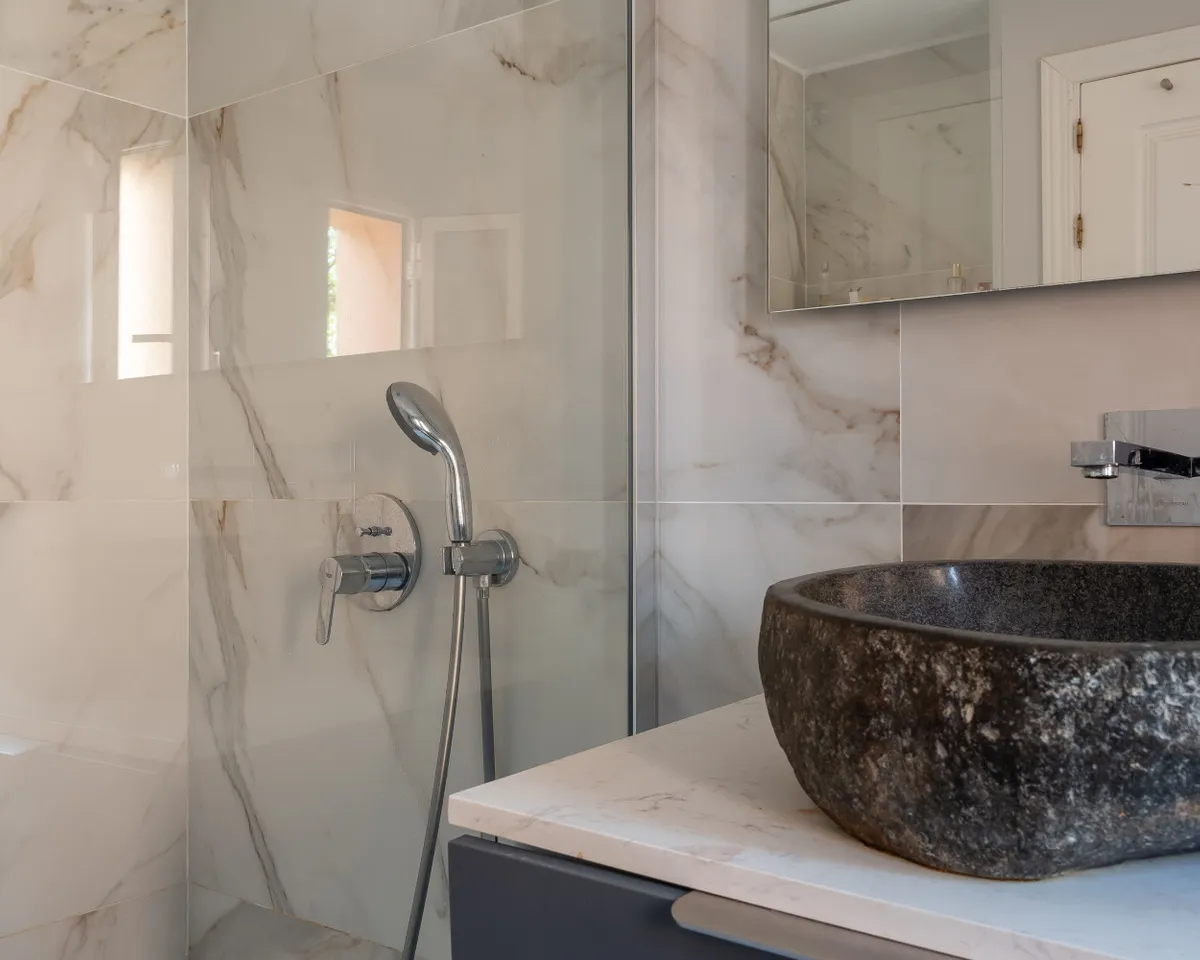 073fdc00-b443-4110-a1df-8e03f6bdbe64