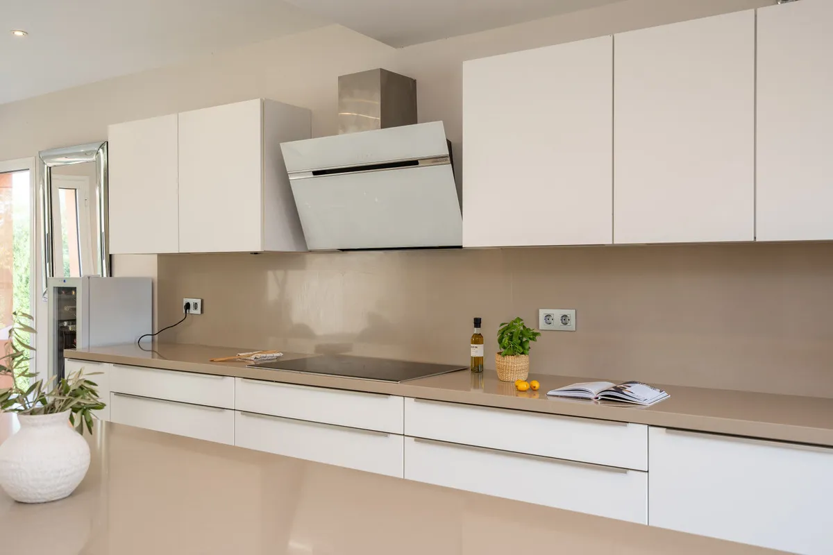 b24bd5e9-1bd5-4d01-8e37-2d23564aab14