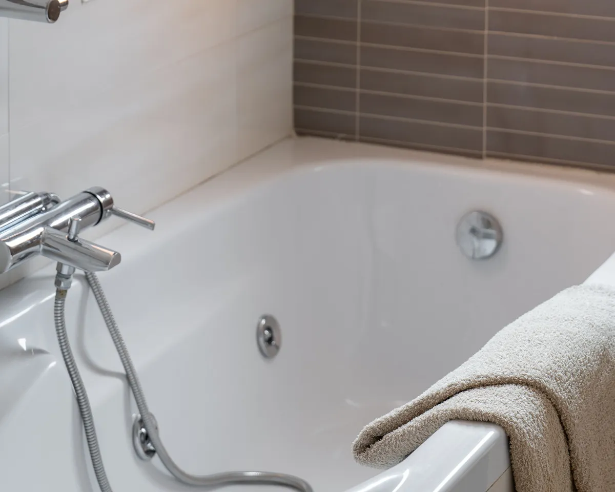 ce773a57-7d37-4ebf-9c42-51d77920905c