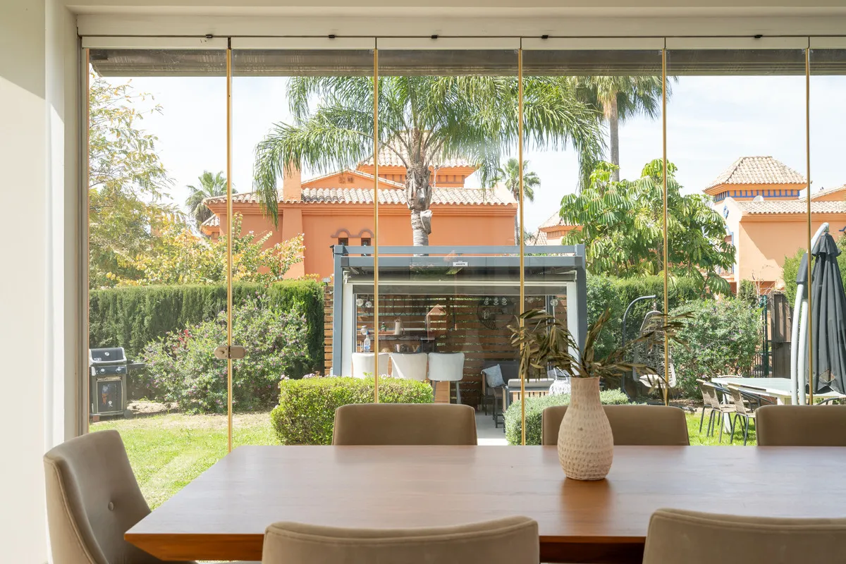 fc871104-310c-45c4-aa4d-e53c24d92557