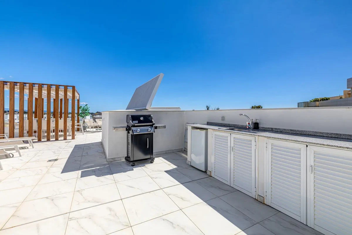 380e1ed6-edd3-4911-a895-27ff08f48704