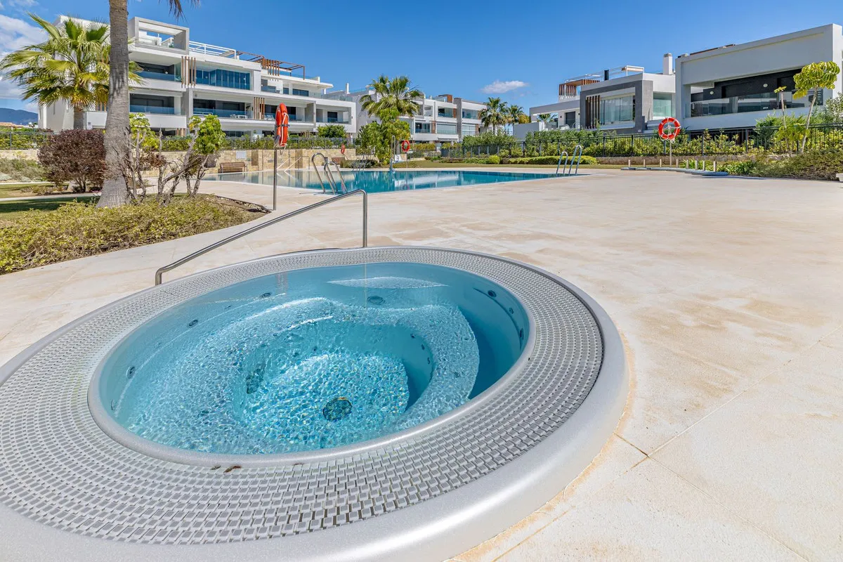 84f8052a-683a-4362-85d8-cee37317c52b