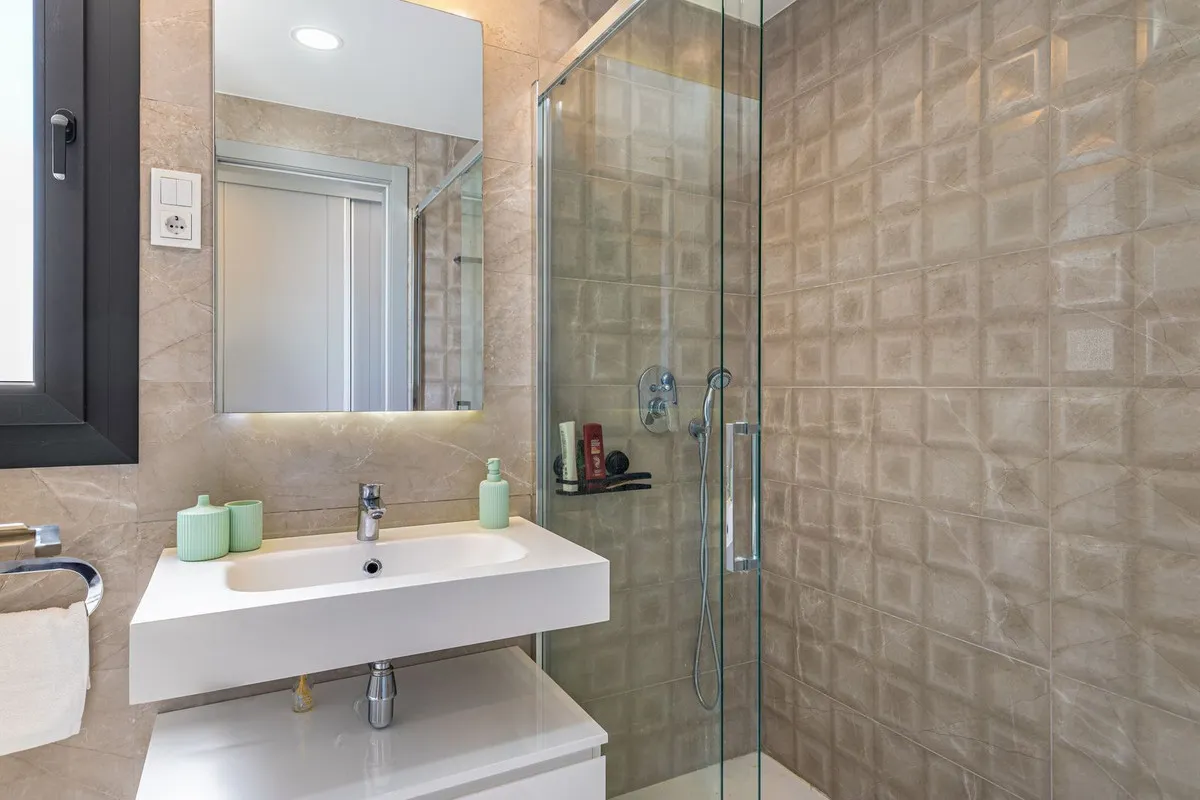 edaed26f-042e-404c-8f1e-f4fc1bbe08d1