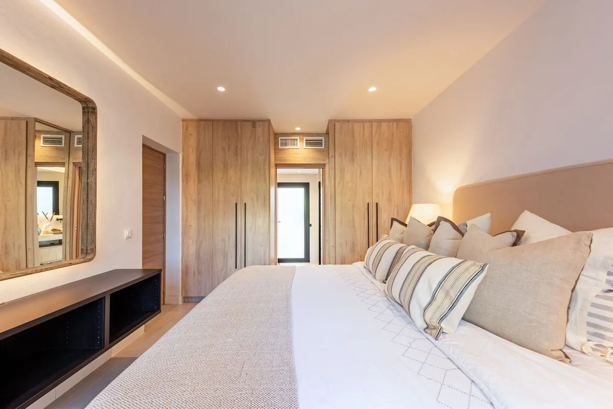 cb260a45-87f9-42a5-81c5-9c397d9dee34