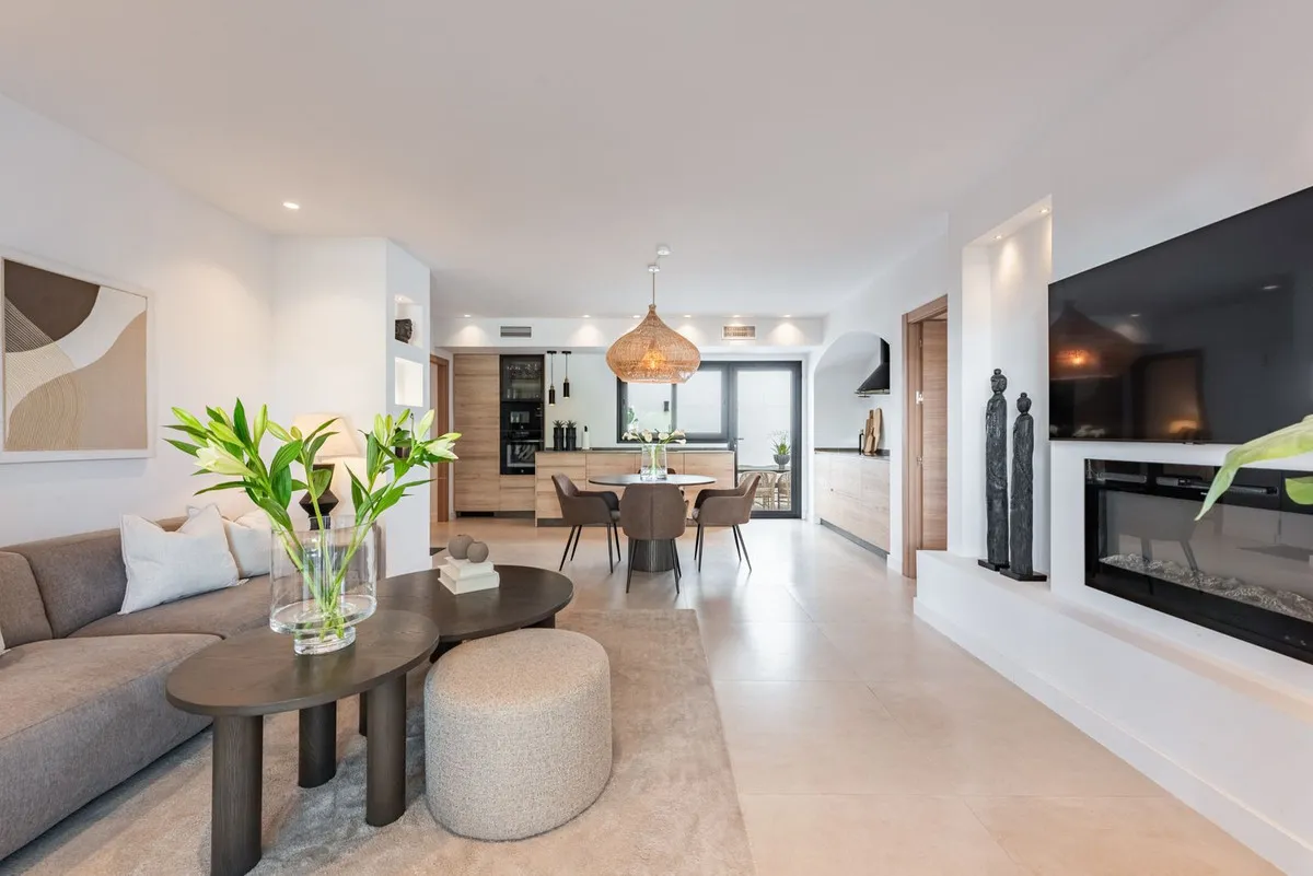 e741ef51-1110-4f8a-8bf0-76698c26453c