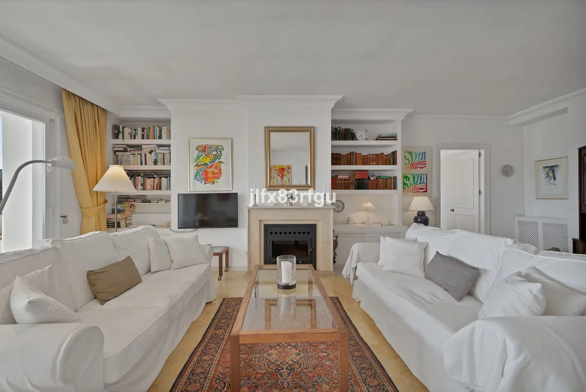 20c0f083-998c-4836-8331-654780a4f5cf