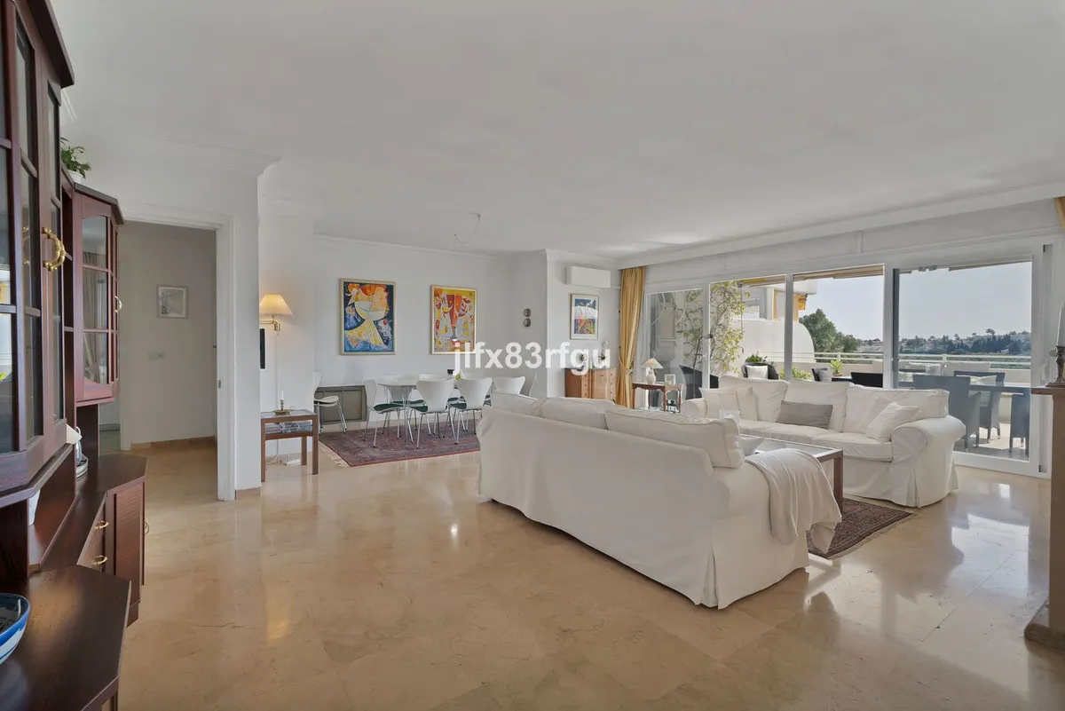 2bc377c5-0c43-4249-8071-8095e420740c