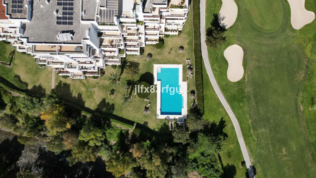 348d2efd-174d-4879-8394-b799433df131