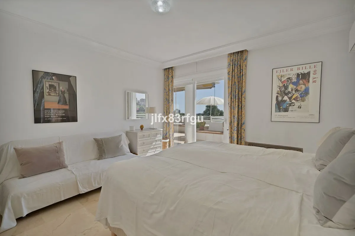 6ba5bd65-d81c-4434-96a6-31f258e14caf