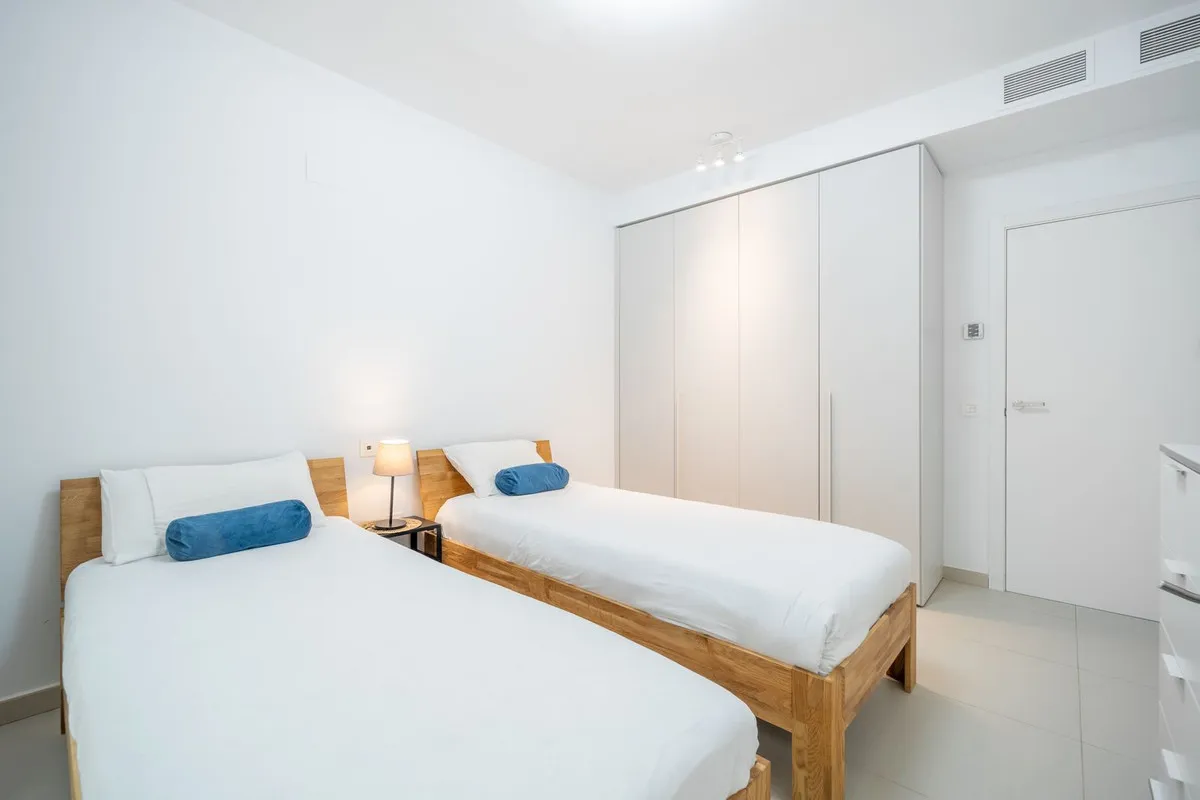 878e0593-8f14-46d9-8b48-05c8af594b64