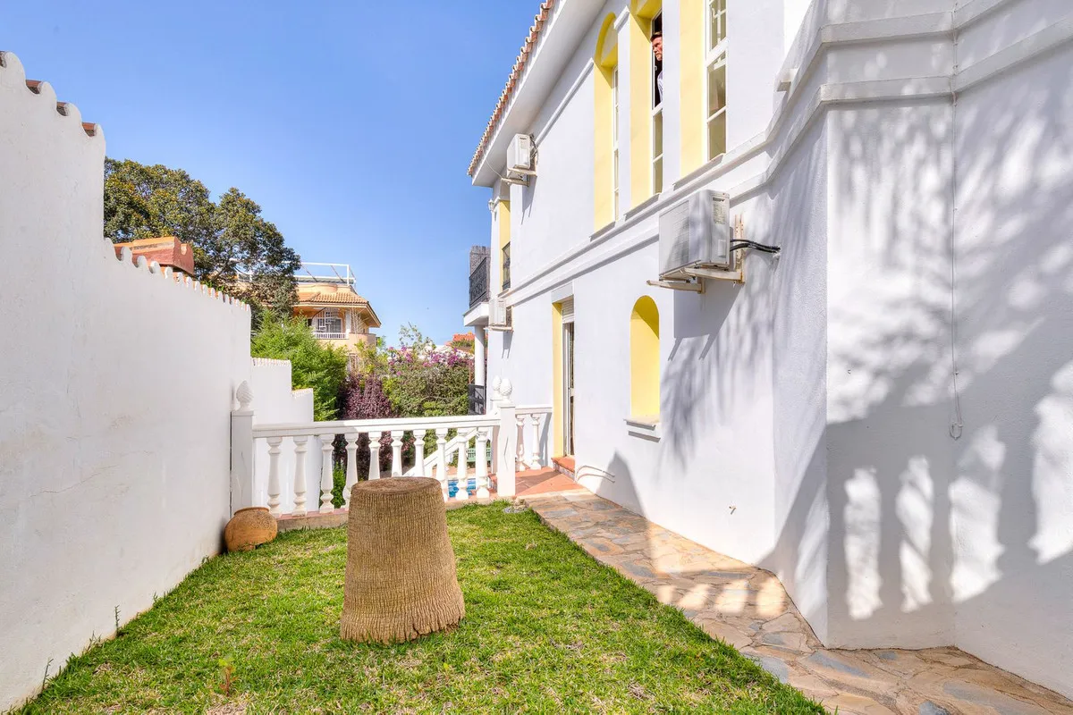 f2c4fb92-9e51-4b16-8fb7-1e88eccef480