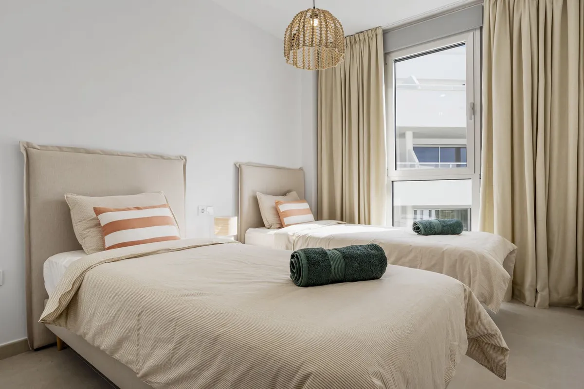 ca402843-b112-4115-ba7e-cb20117addce