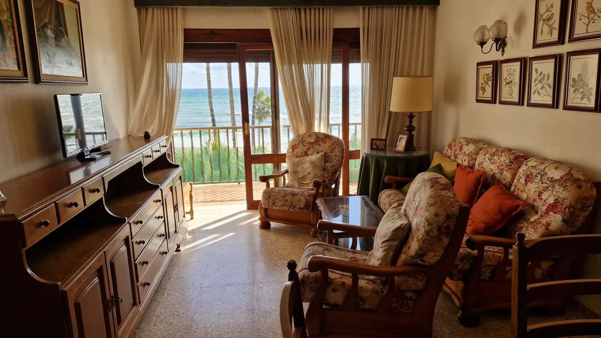 aec0357a-d79b-4183-bf5f-b04bdcbc2880