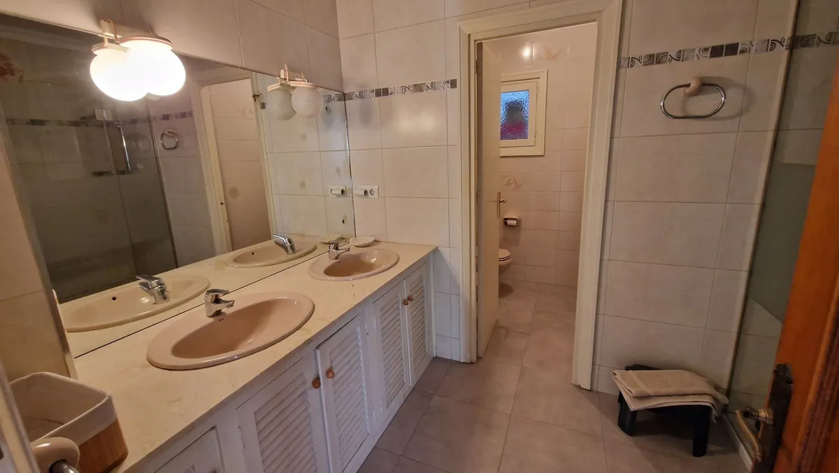 f8d5f131-ec7e-400e-af33-014868d3f7cb