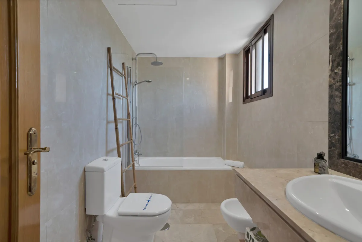 2b2e4ec4-aee4-407b-b265-585a0bae7844