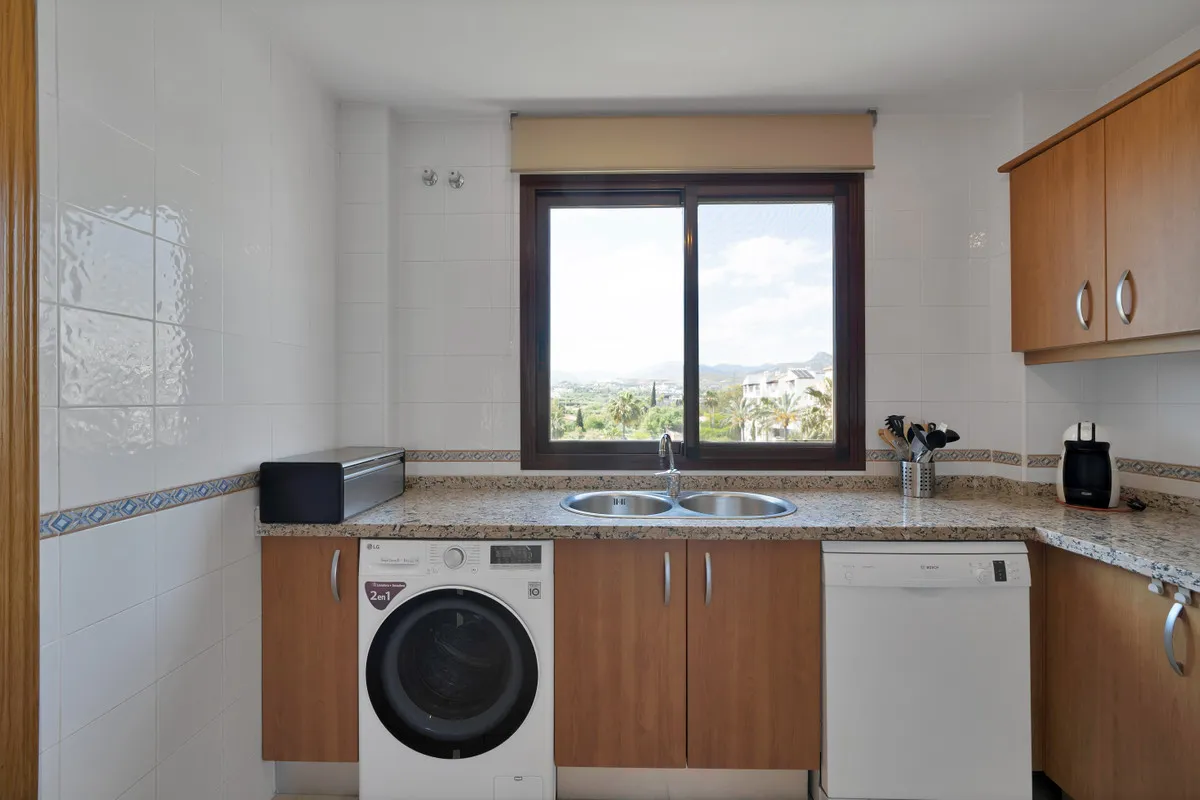 2ed83d2f-0530-439d-baca-fcf463220ea4