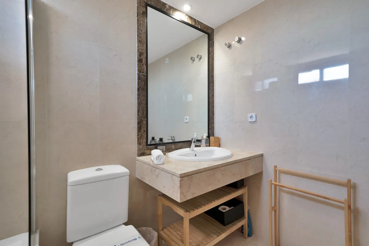 a13c84ed-55c9-4826-bed3-d288d60242fb