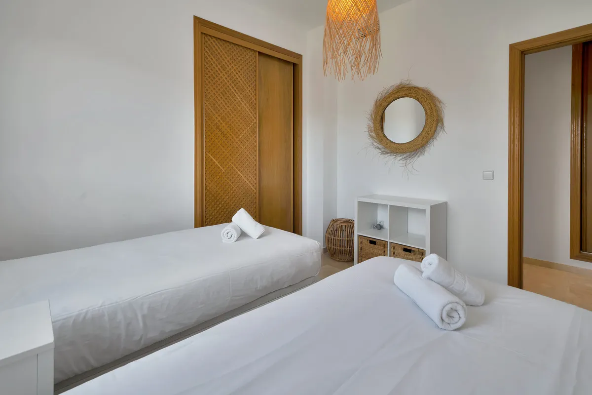 f95edb02-78bd-4fe5-9c4a-c7b44178b161