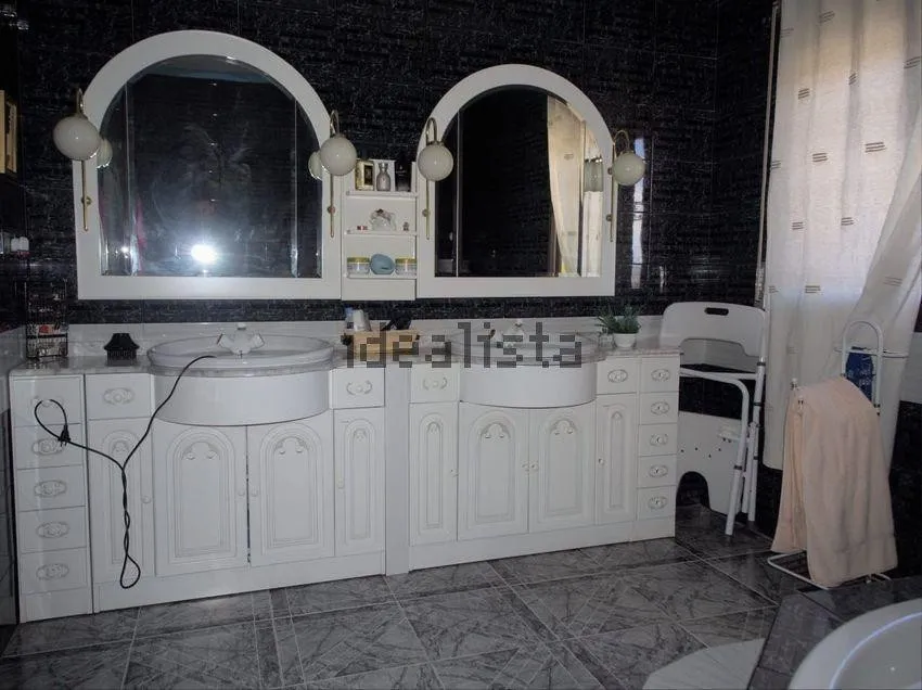 6379c0be-3084-4d07-a790-7e3d9115cbf2