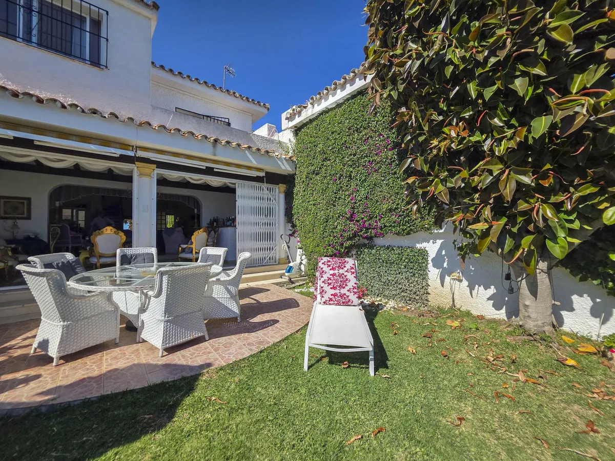 ad108e52-69e8-44dc-8ae4-5858d520cdf9