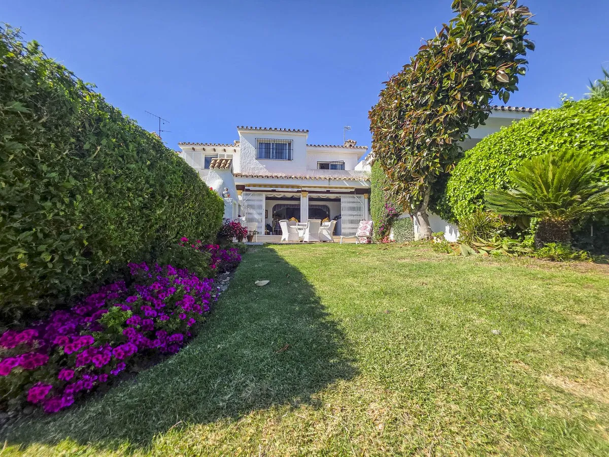 ec9877c6-ca68-4007-afa2-383dfd6c6567