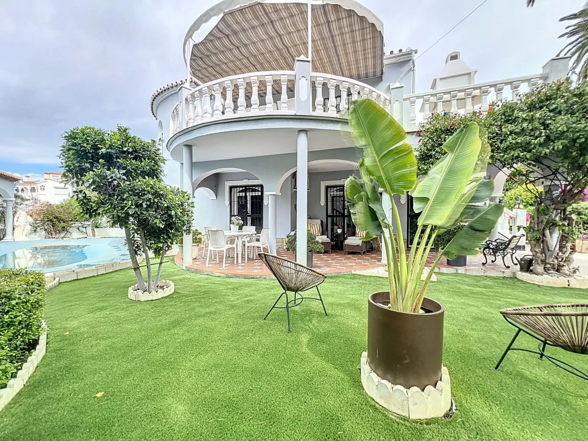 22e30960-9084-4735-bbd0-14e801f481a1