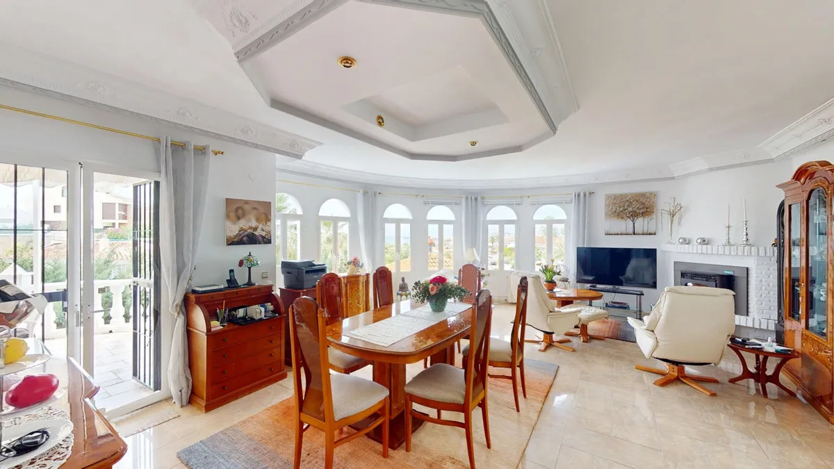 8653f1cd-1793-484b-95c2-cc0c093ccc75