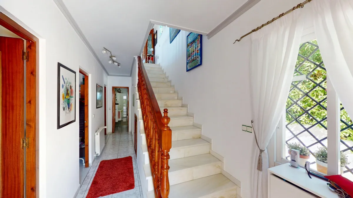 f627f35a-8dfc-4b58-a976-1a5d016afe2d