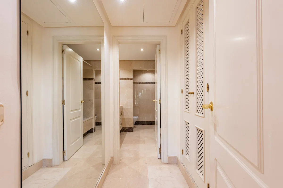 2135217f-dda9-42c9-b838-af2680f5c572