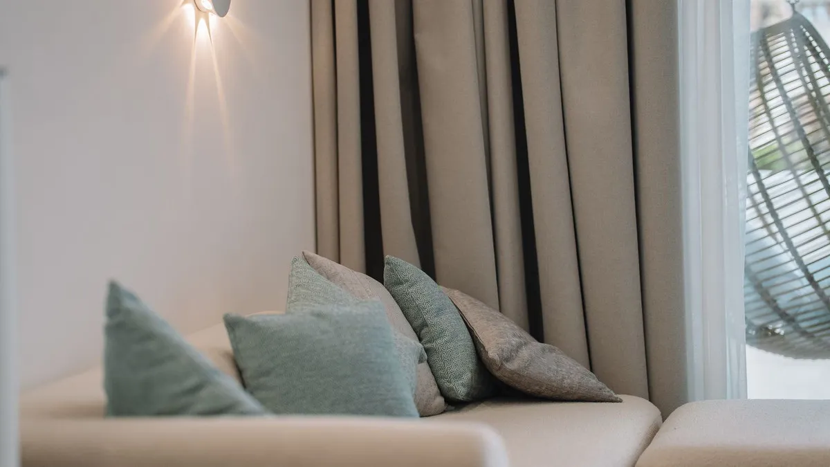 45b5789a-c49d-472f-918e-7d923bbaed33