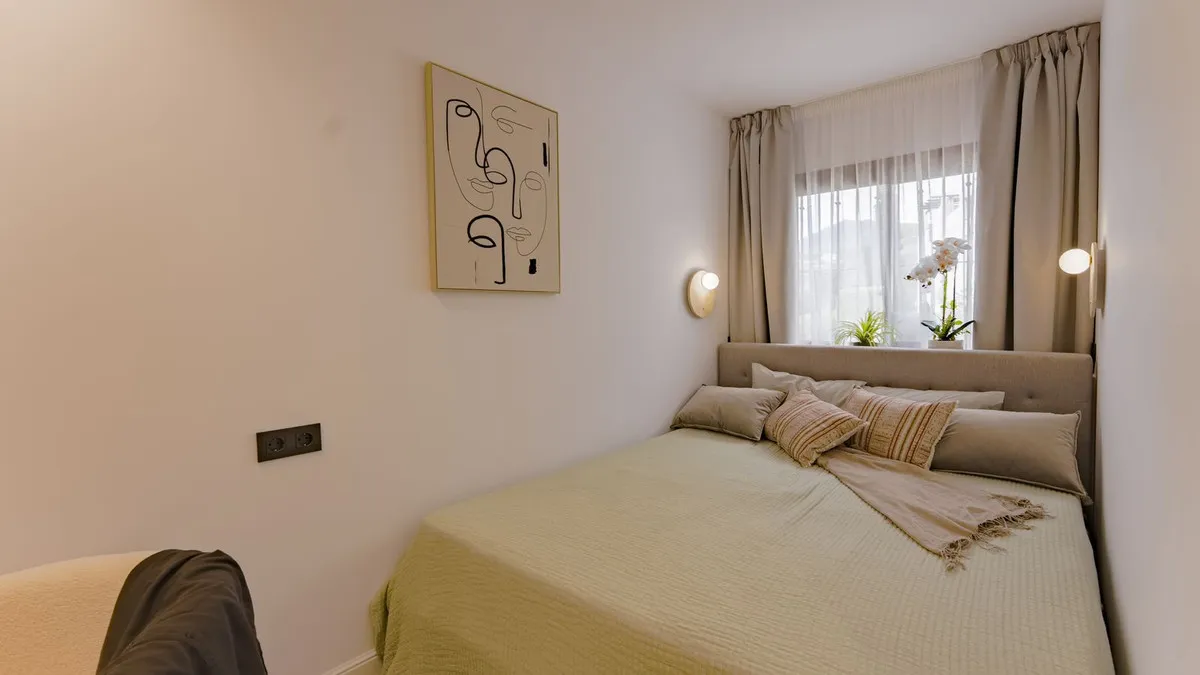 d5f14cb0-894e-4764-89a6-9da28c4c1a19