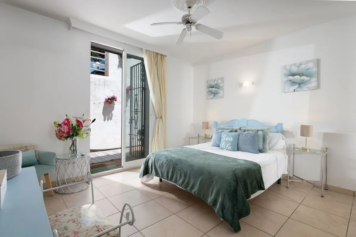 16c828fa-6533-4084-989e-abd6fb78164e